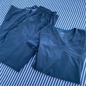 Women’s scrubs